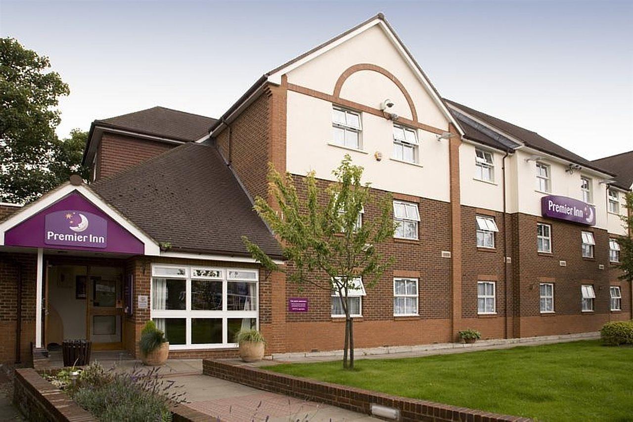 Premier Inn London Илфорд Екстериор снимка