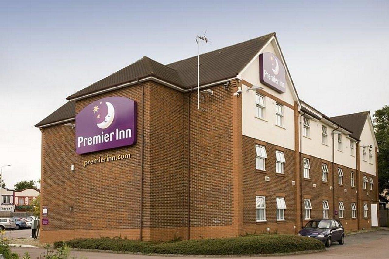 Premier Inn London Илфорд Екстериор снимка