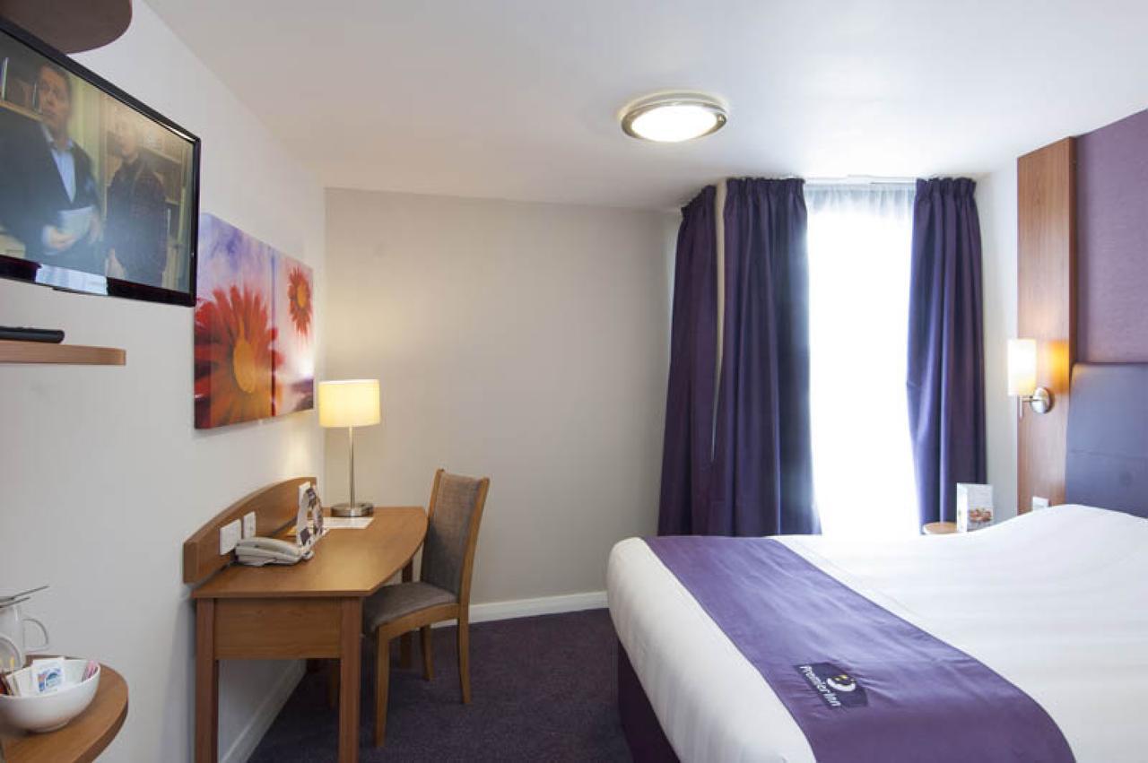 Premier Inn London Илфорд Стая снимка