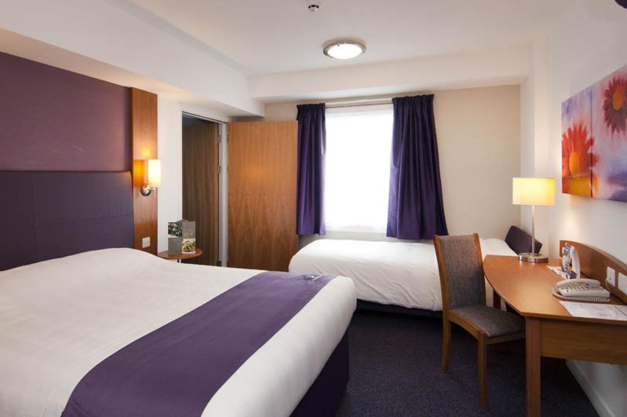 Premier Inn London Илфорд Стая снимка
