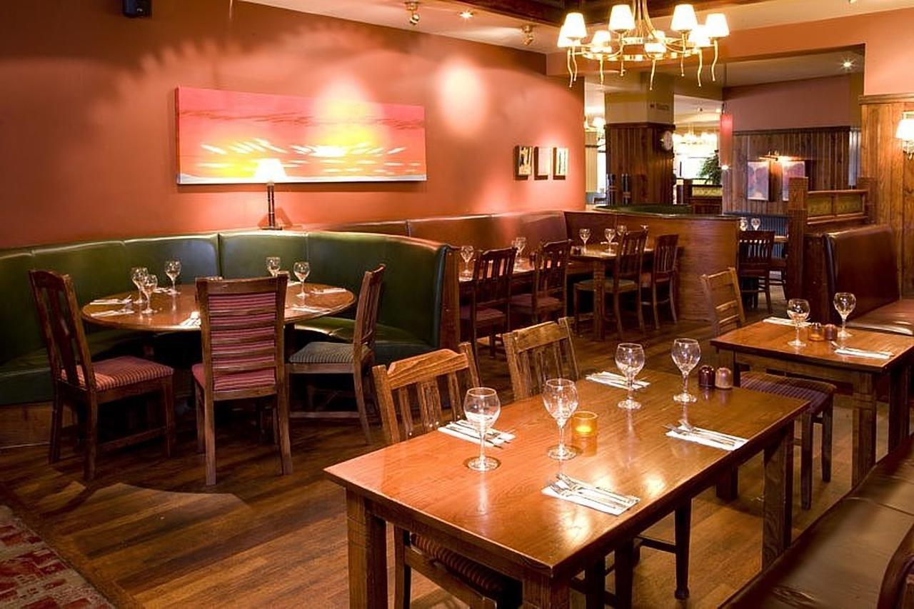 Premier Inn London Илфорд Екстериор снимка