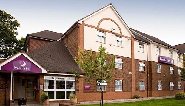 Premier Inn London Илфорд Екстериор снимка